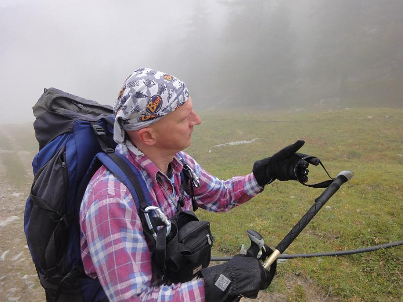 01 Si inforcano gli attrezzi.JPG